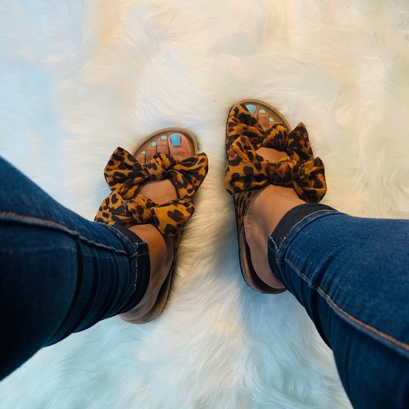 Leopard Sandals - Picture 2 of 3
